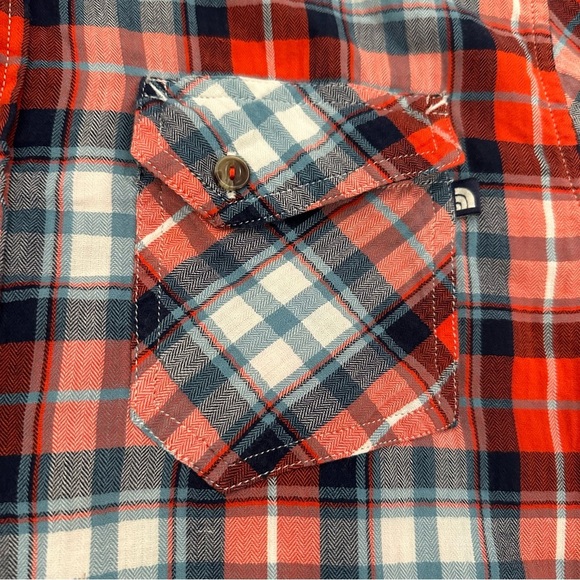 The North Face Men’s Medium Plaid Button Up Shirt - Picture 3 of 6